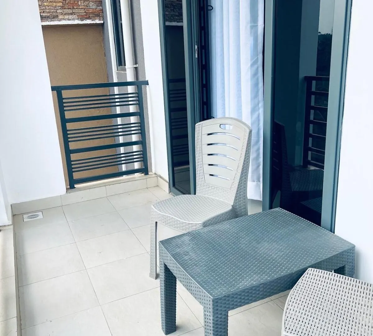 1 Bedroom Home Kyanja Hill, Cityview Καμπάλα 0*,